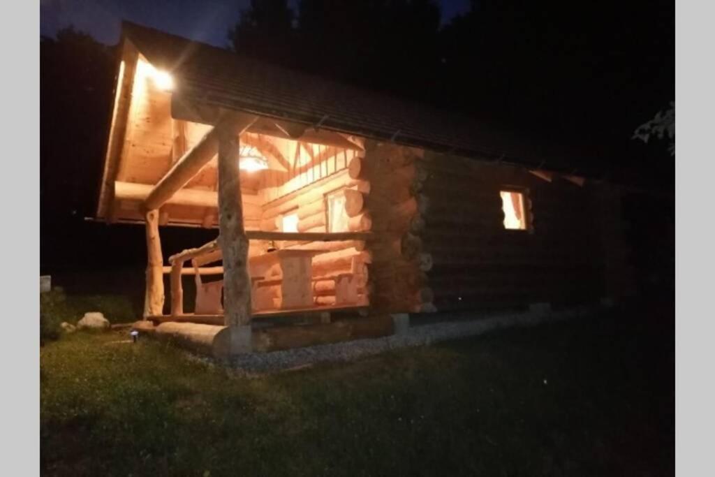 Hut At The Forest Male Brusnice Dış mekan fotoğraf